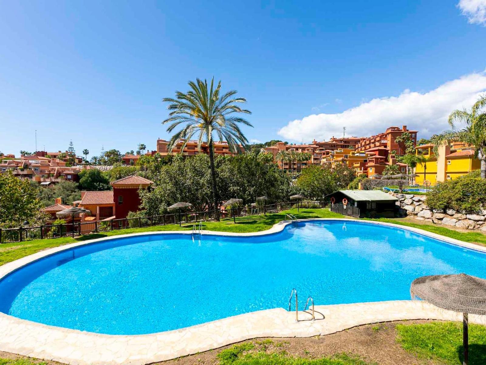 Comfortable With Pool In Pass The Keys